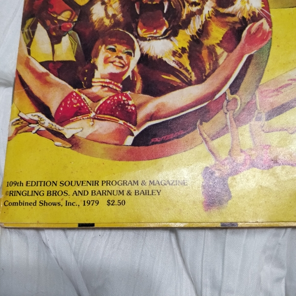 Vintage 1979 Ringling Brothers Circus Magazine - Picture 2 of 10